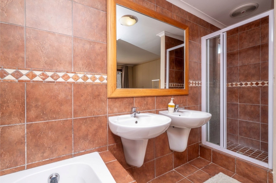 3 Bedroom Property for Sale in Welgevonden Estate Western Cape